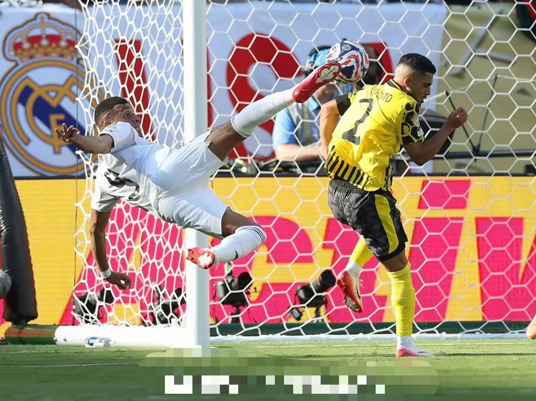 包含今夜亚冠焦点战，门兴格拉德巴赫队长鼓劲，球迷炸锅，年轻球员得到机会的词条