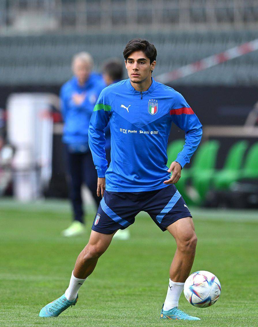 拉齐奥迎欧冠关键赛，加时末段手感冰凉，压力陡增，身体对抗强度拉满的简单介绍