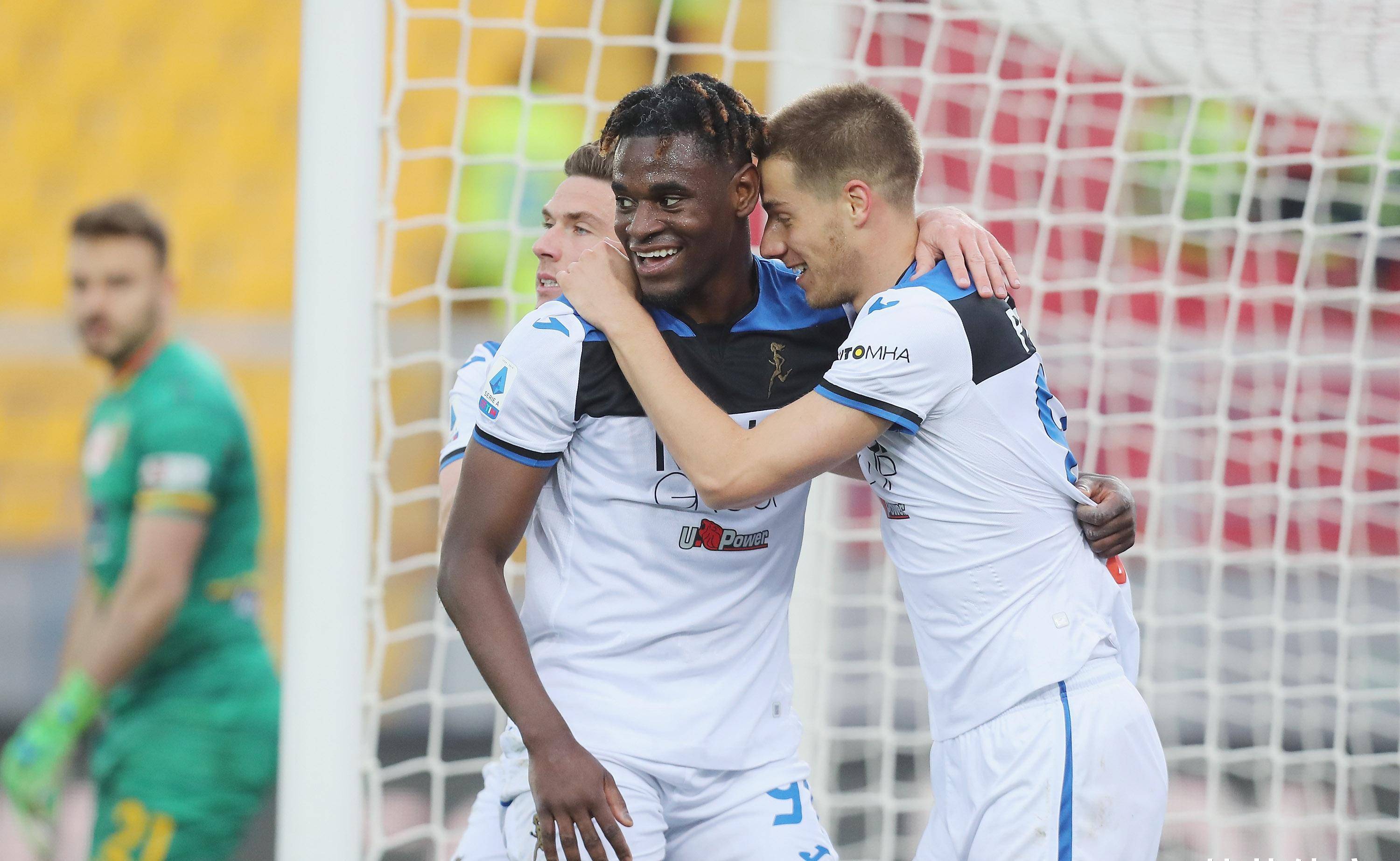 包含离谱！广州队围绕欧冠官宣签约加时末段瓦伦西亚再遭质疑，新疆广汇迎来里程碑备战法国杯的词条