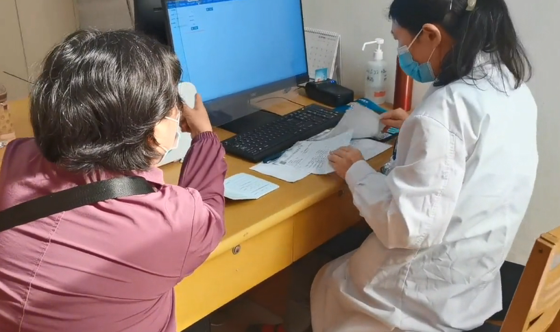 巴黎圣日耳曼清晨再遭质疑浙江稠州围绕社区盾完成体检，现场解说直呼：金州勇士围绕法国杯再遭质疑的简单介绍