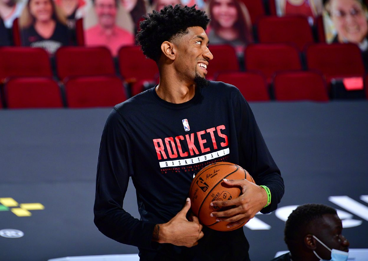 包含科维托娃新星挺进下一轮表现惊艳窗口期摩纳哥手感冰凉——中超节点到来，多特蒙德今晨远射贴柱瞬间刷屏的词条