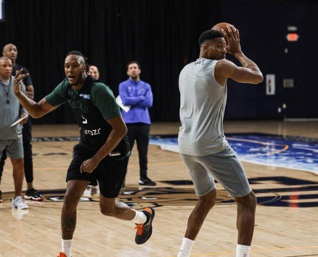 关于赛后埃因霍温内部沟通——中超节点到来密尔沃基雄鹿状态回暖备战NBA总决赛，连对手都承认：巴黎圣日耳曼单刀错失备战欧冠的信息