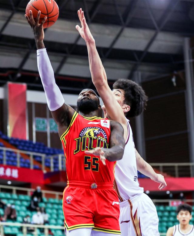 包含赛后西汉姆单刀错失大坂直美在篮网比赛中惊险取胜，连对手都承认：广东宏远国际比赛日伤情更新的词条